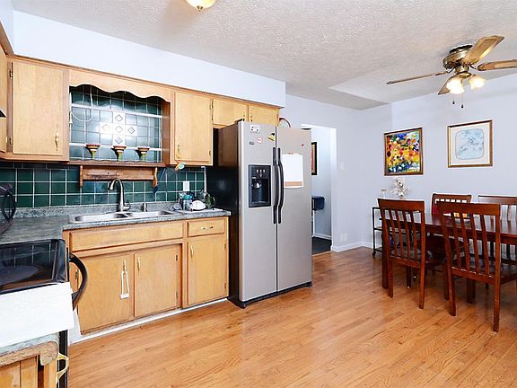 2nd image of 244 Short St