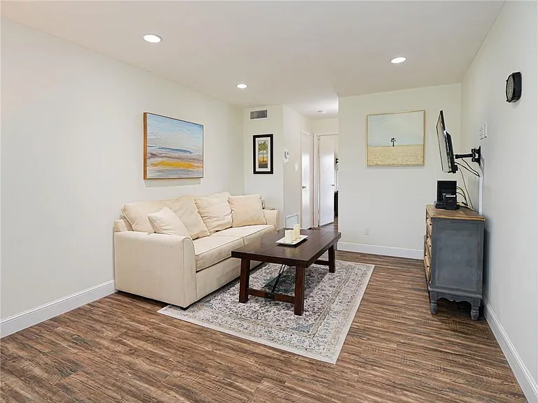 76 Royal Oak Dr #205 — Photo 10