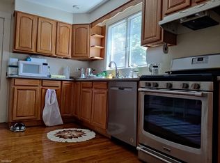 24 Hibbard Rd APT 2, Newton, MA 02458