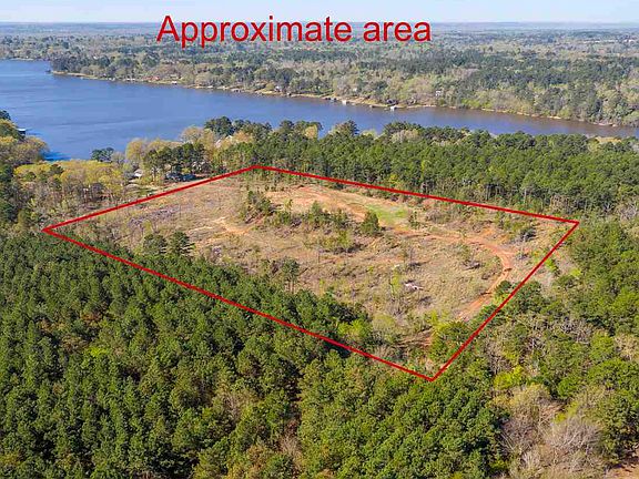 2nd image of E Lake Dr