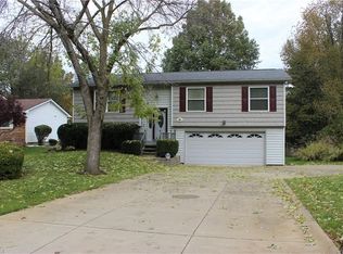 393 Derbyshire Rd, Akron, OH 44319