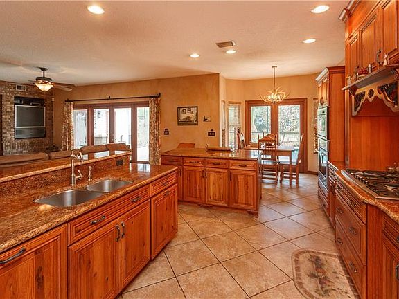 5th image of 360 Rockwell Cir