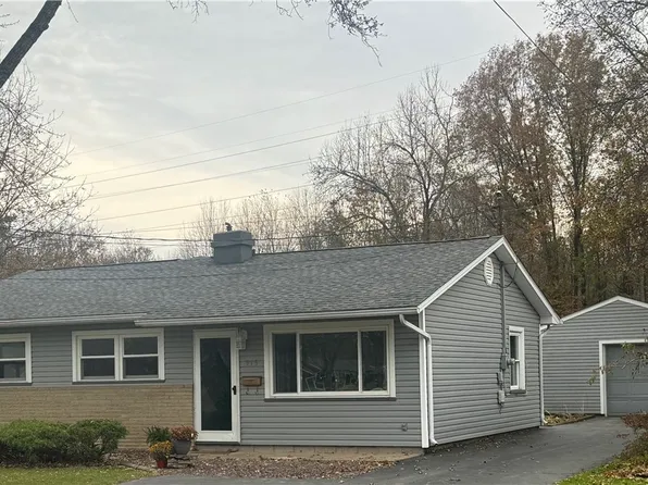 915 Donmar Ln, Youngstown, OH 44511