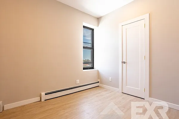 Rented by EXR | media 7