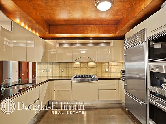 4th image of 525 E 80th St APT 1A