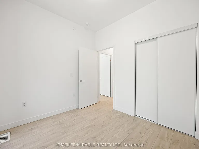174 Clonmore Dr #9 — Photo 25