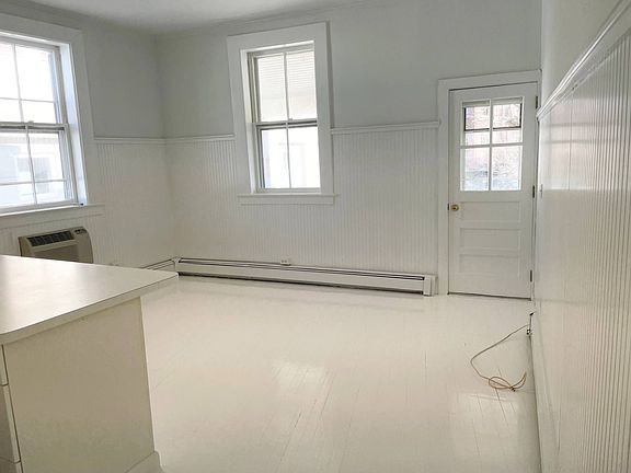 3rd image of 95 Main St APT A