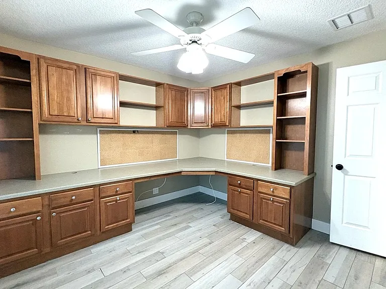 1029 Glenwood Rd — Photo 23