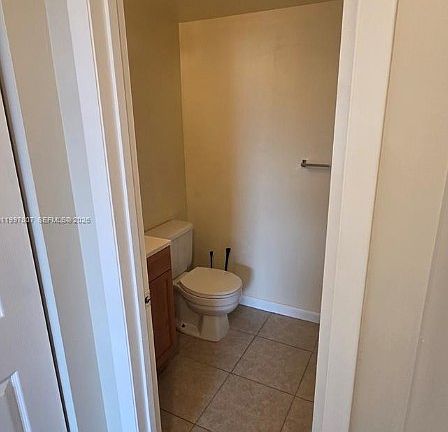 4th image of 2701 Riverside Dr #516-R