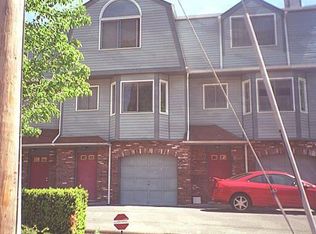 44 Pleasant St #D-24, Stamford, CT 06902