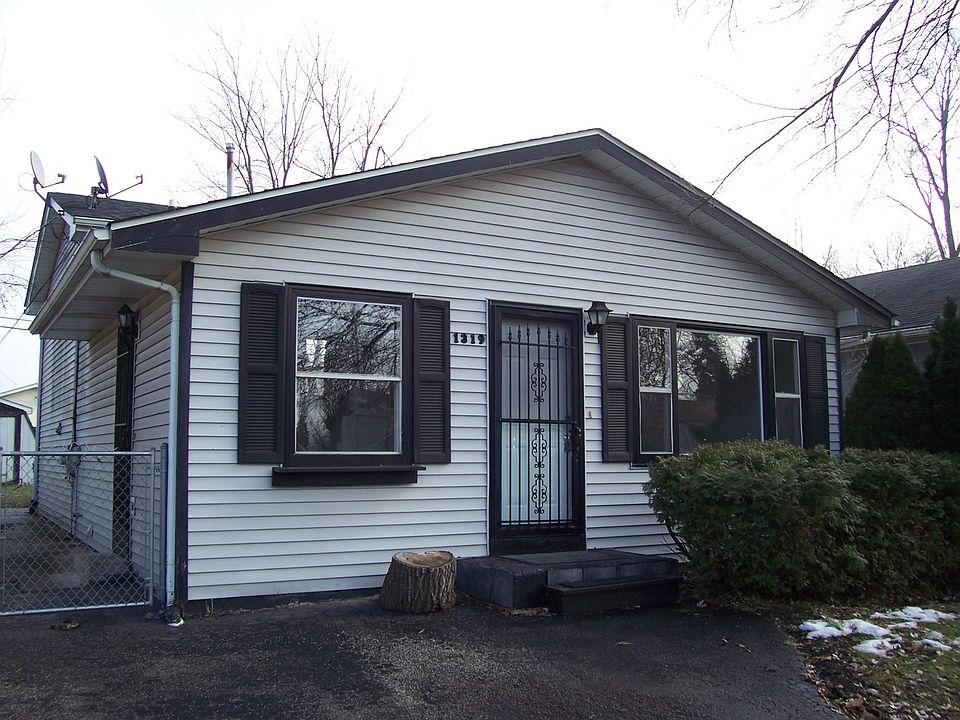 1st image of 1319 N West End Dr