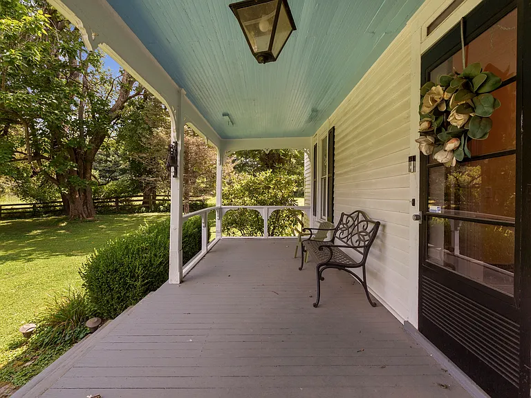 5820 Chamberlain Ln — Photo 20