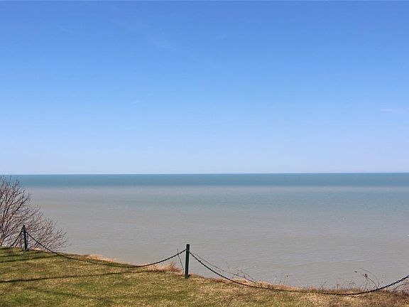 4th image of 6011 Lake Shore Dr