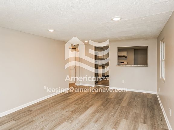 1359005_005_dining_room_5.jpg