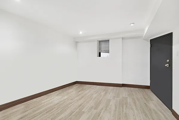 Rented by Compass | media 19