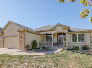 3132 SW Tiara Ln, Lees Summit, MO 64082