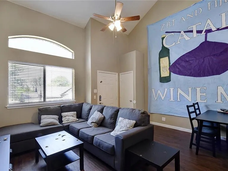 2606 Salado St #401 — Photo 6