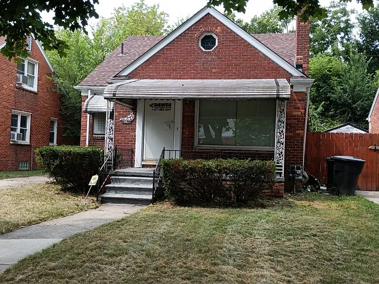 15421 Stout St — Photo 1