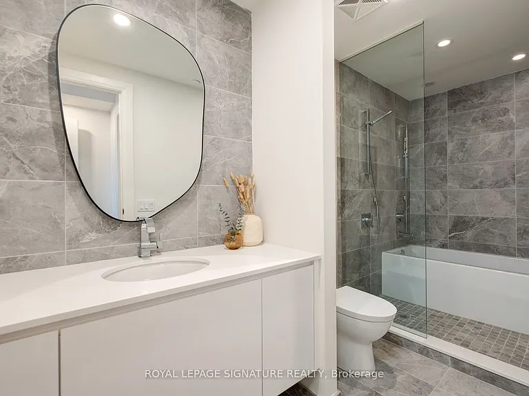 285 Avenue Rd #303 — Photo 32