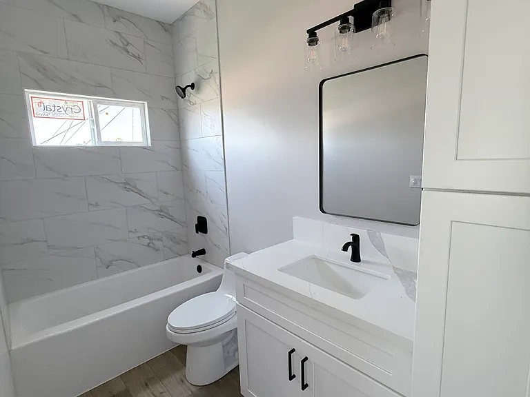 440 Denby St #6 — Photo 8