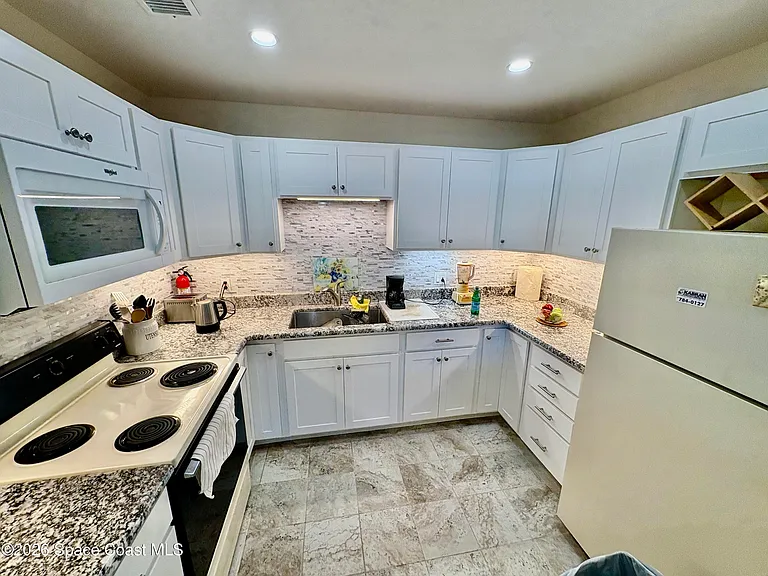 140 Aquarius Way #13-G — Photo 3