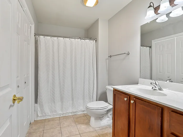 704 Kendal Ct — Photo 12