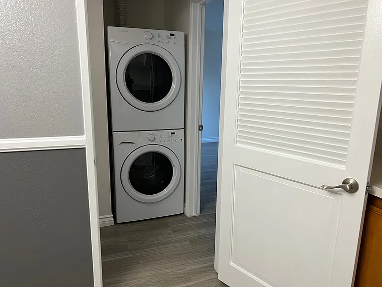14615 Burbank Blvd #201 — Photo 8