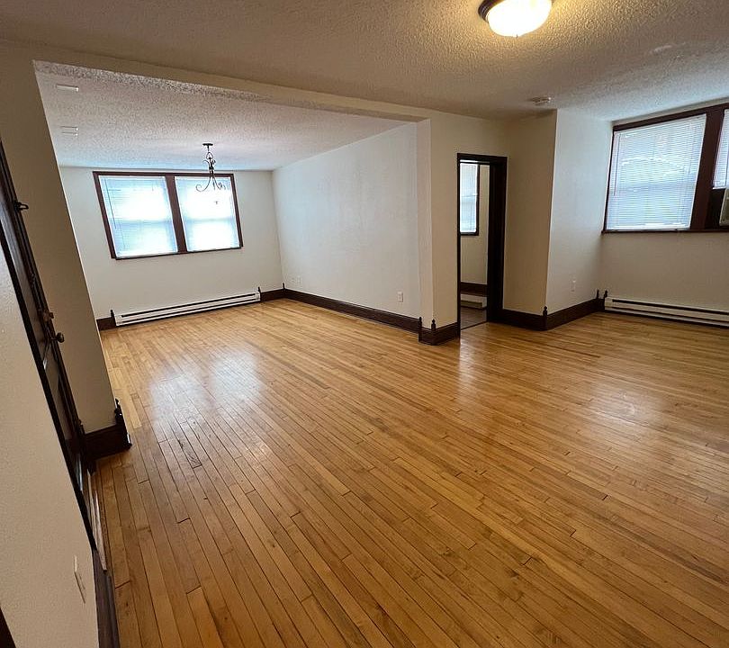 1st image of 422 2nd Ave N #58