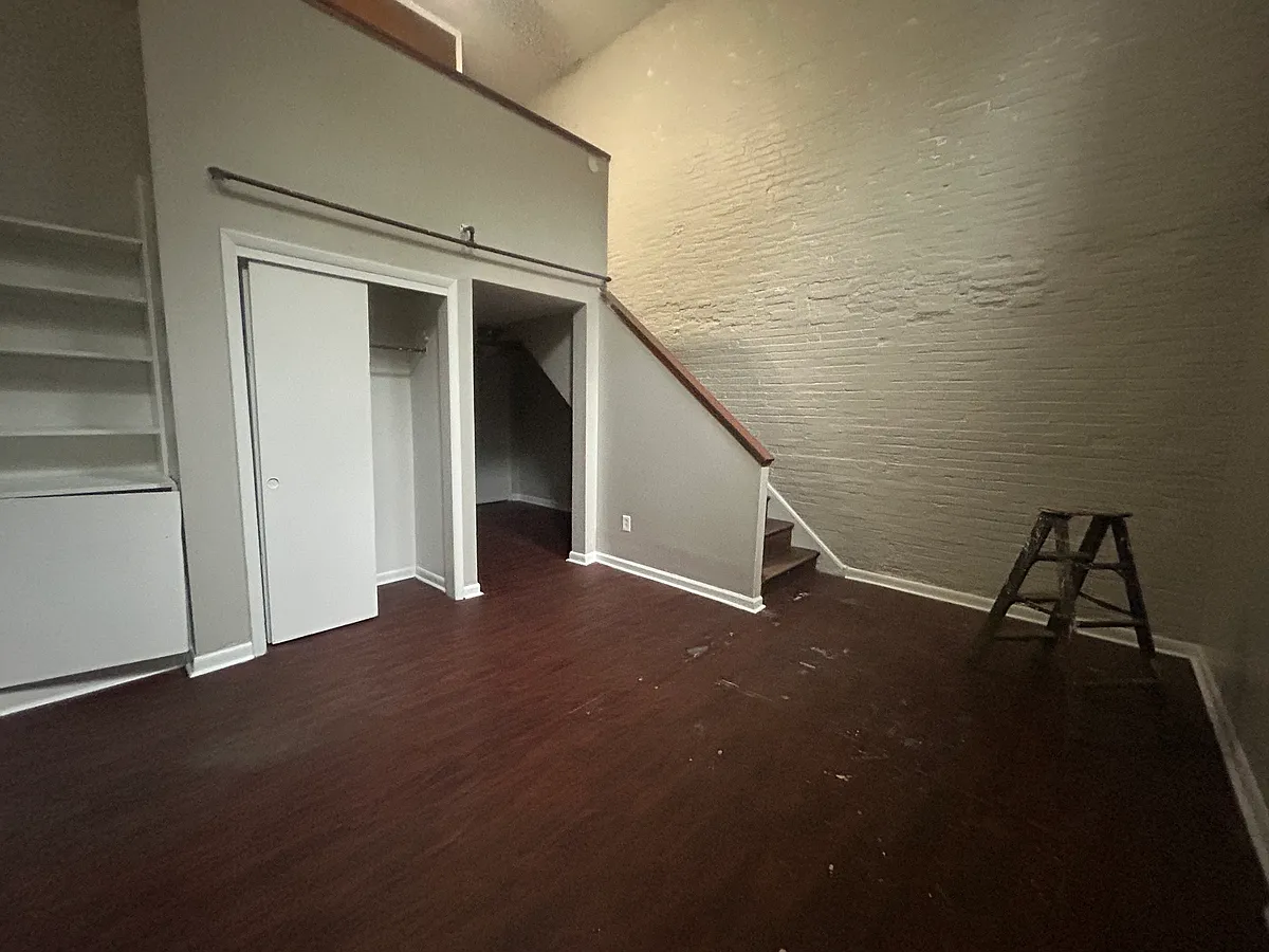 Building Photo - 1215 Pine St #A4