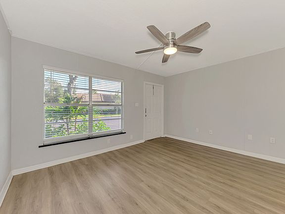 5th image of 1860-1872 Phillippi Shores Dr #11B