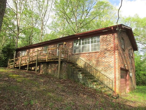 2nd image of 405 Parkwood Dr NE