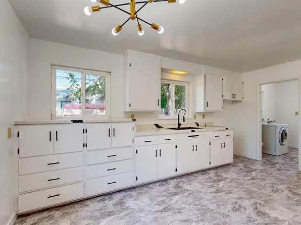 592 South Avenue, Santa Rosa, CA 95407
