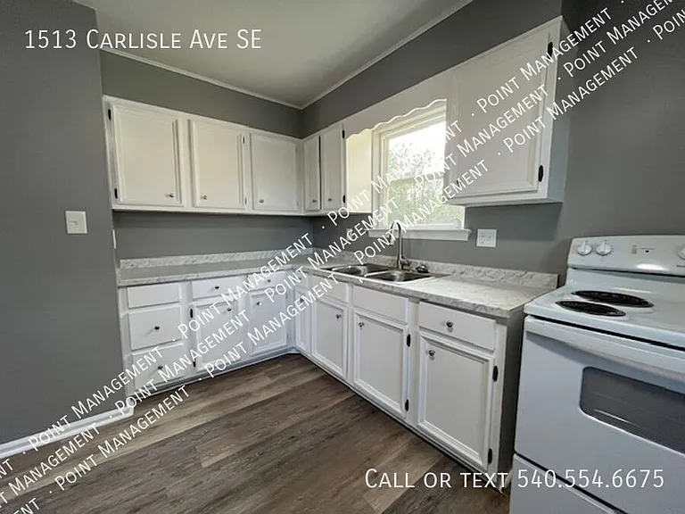 1513 Carlisle Ave SE — Photo 3
