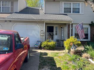 152 Stratton Ln, Mount Laurel, NJ 08054