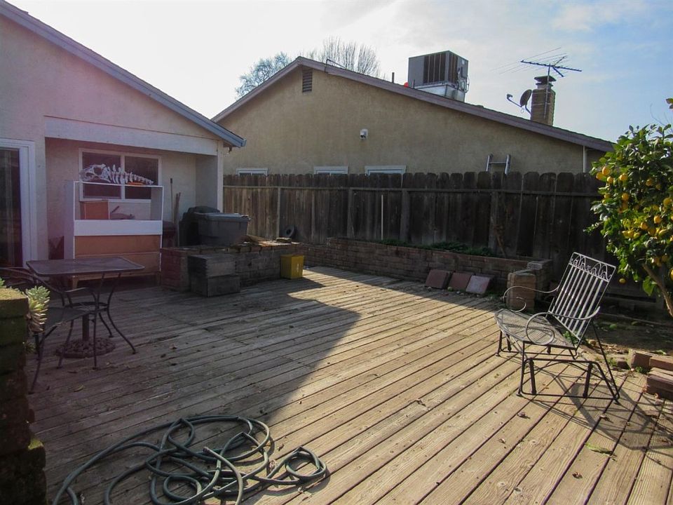 1st image of 2213 Newbury Cir