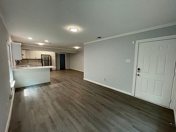 3rd image of 2367 Burnet St