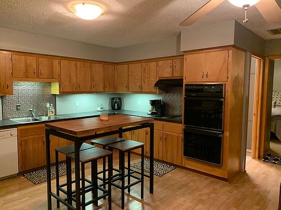 Kitchen double oven