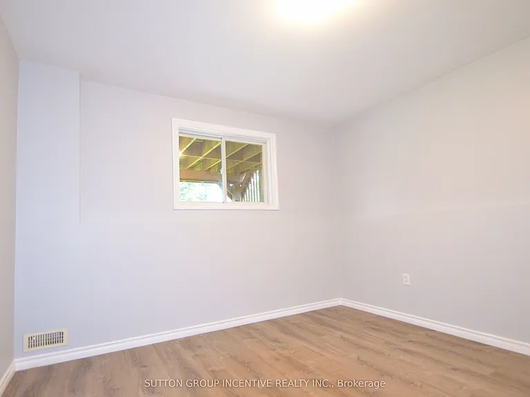 39 Jones Dr #LOWER — Photo 10