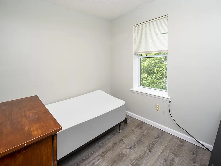 904 Peoples Ave — Photo 23
