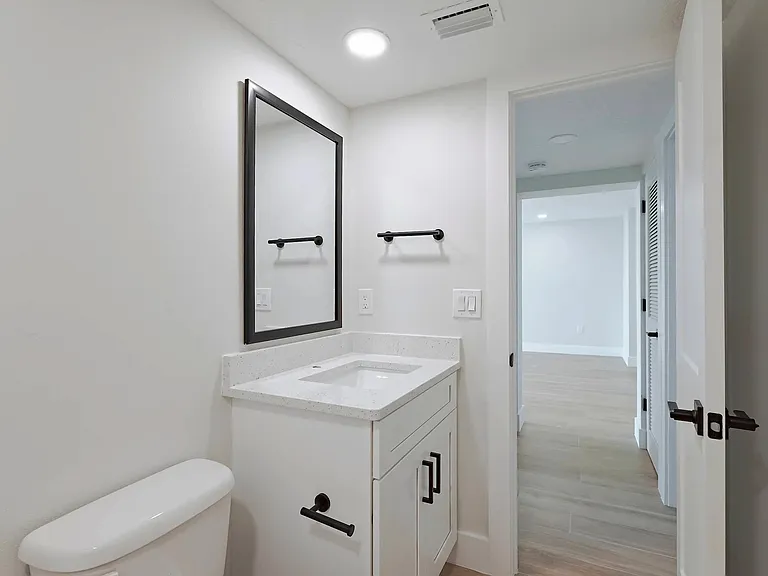 The Wave Beachfront Apartments — Photo 9