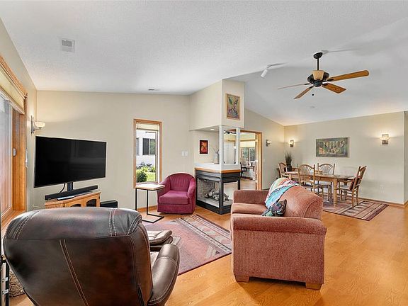 5th image of E5764 816th Avenue