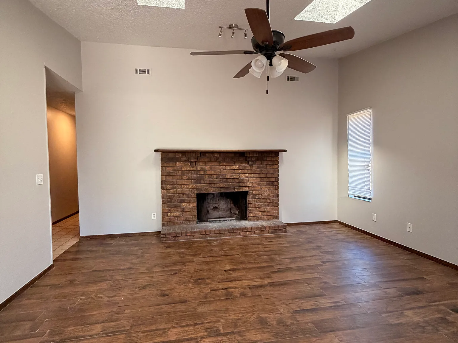 3 bed, 1329 sqft, $1,420 — Photo 3