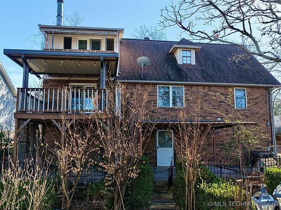 2nd image of 36 W Hilltop Rd