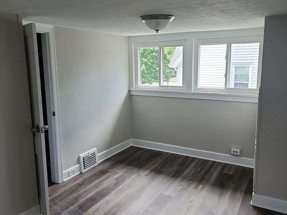 Generously sized kitchen includes space for eat-in kitchen