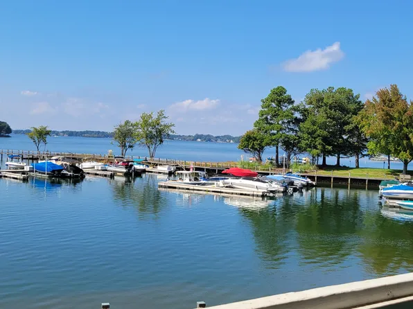 862 Southwest Dr, Davidson, NC 28036