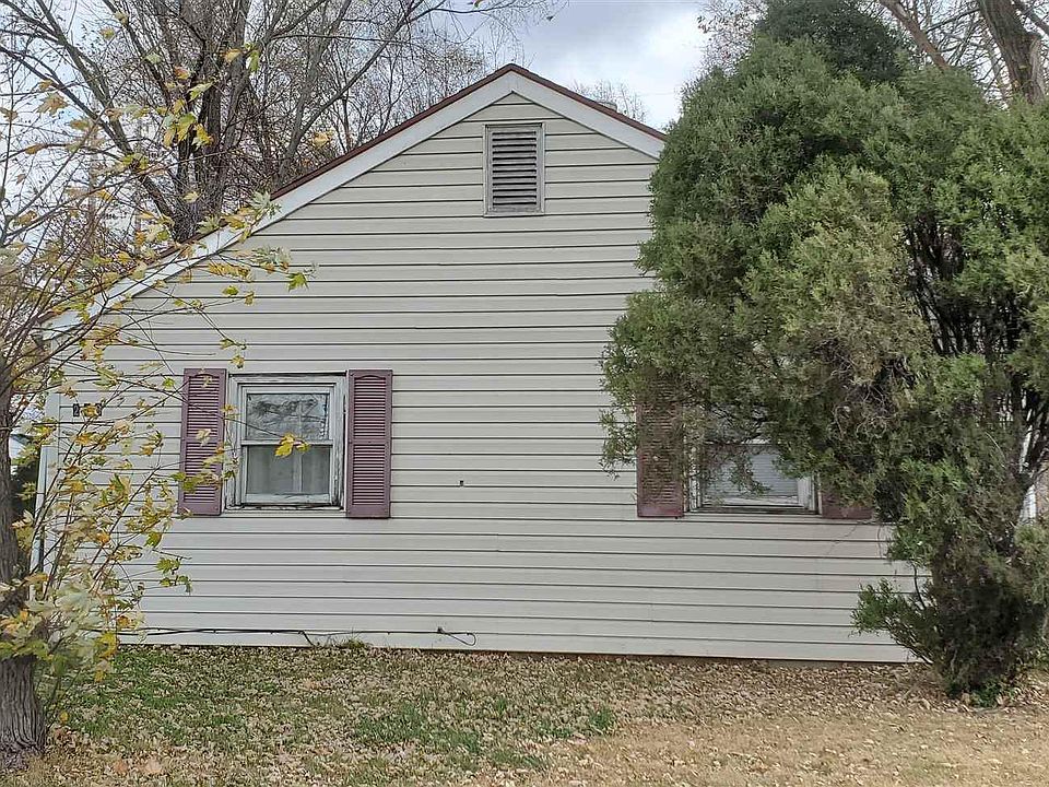 1st image of 220 Johnson St