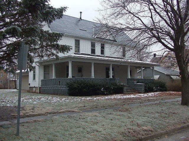 1st image of 229 W Vine St