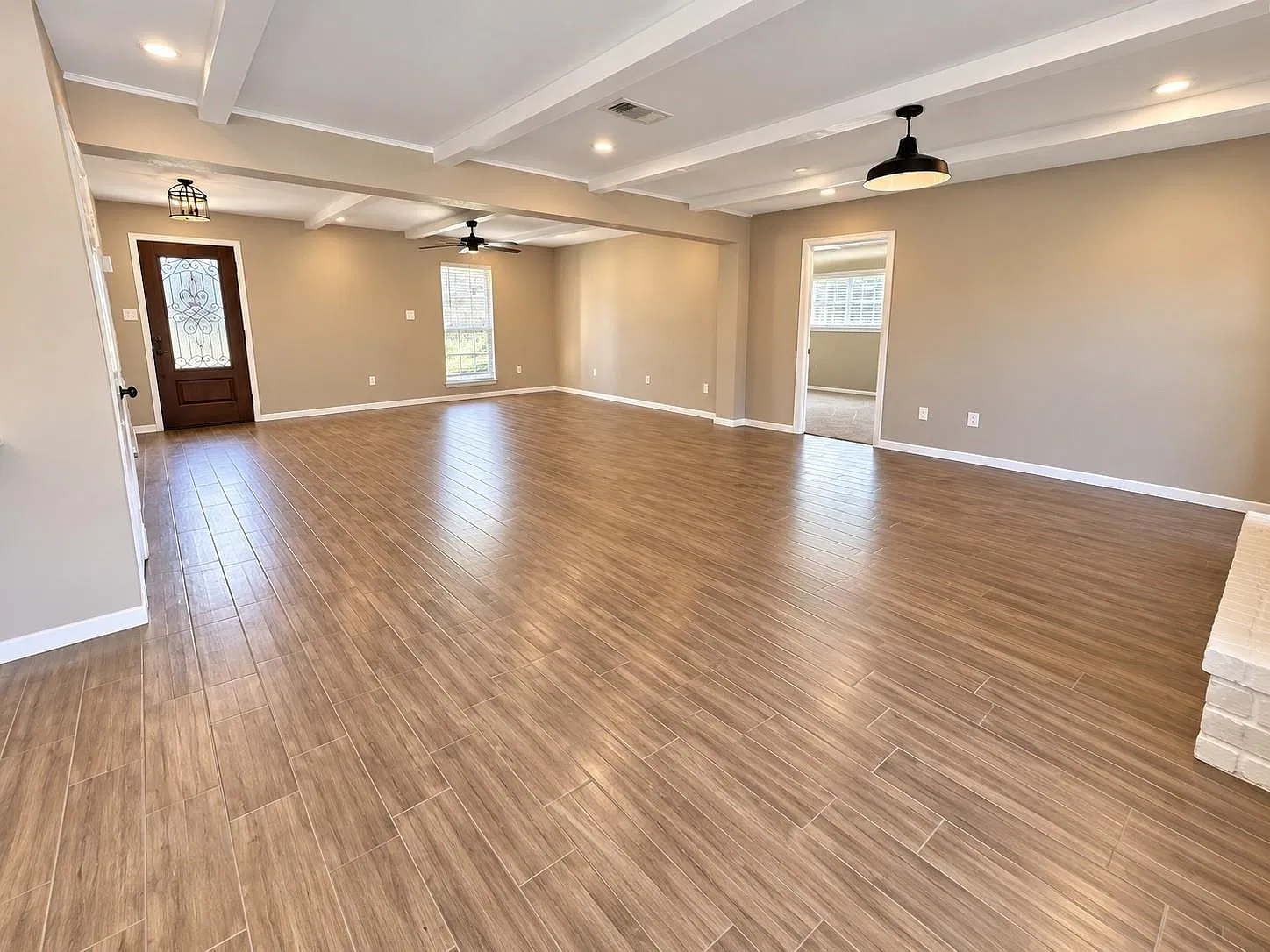 4 bed, 2.5 bath, 2296 sqft, $2,100 — Photo 4