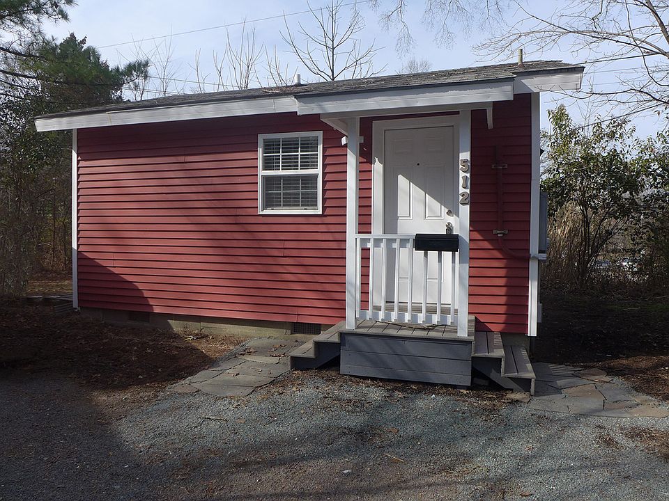 1st image of 512 N Greensboro St