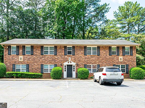 2nd image of 3665 Chestnut Dr APT F2